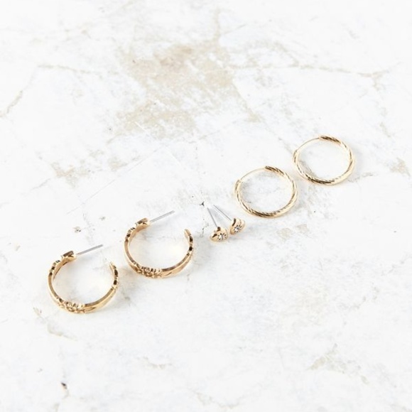 COPY - COPY - Urban Outfitters Vintage Heart Hoop Earring Set of 3 NWT45 GOLD - Picture 1 of 5